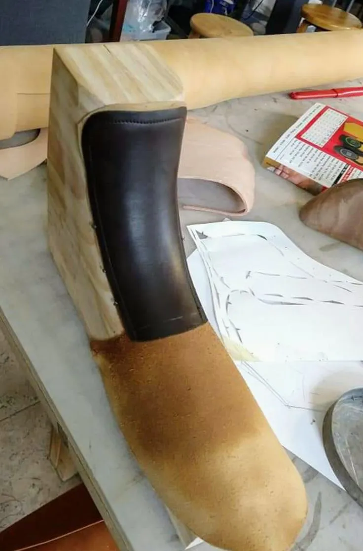 Beyond the Size Chart: How Shaft Height, Heel Pitch, and Toe Box Shape Define a Truly Comfortable Chelsea Boot